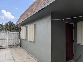 7801 SW 10th St, North Lauderdale FL 33068