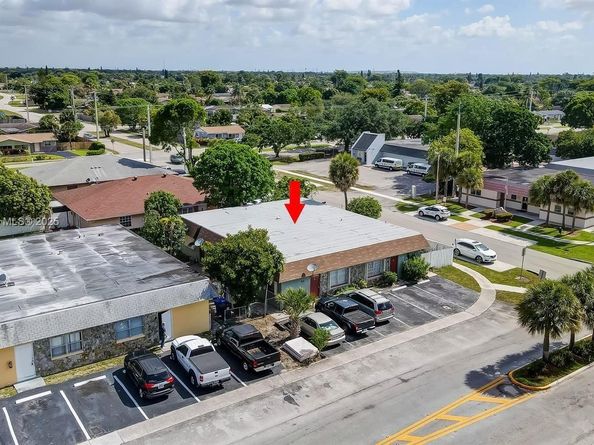 7801 SW 10th St, North Lauderdale FL 33068