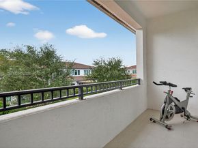5999 E Brookfield Cir E, Hollywood FL 33312