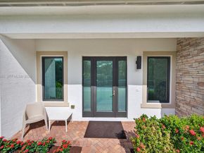 5999 E Brookfield Cir E, Hollywood FL 33312
