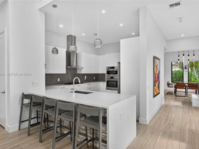 5999 E Brookfield Cir E, Hollywood FL 33312