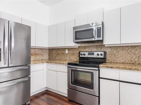 20820 San Simeon Way 24G, Miami FL 33179