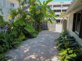 2520 NE 9th St, Fort Lauderdale FL 33304