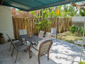 2520 NE 9th St, Fort Lauderdale FL 33304