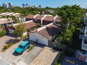 2520 NE 9th St, Fort Lauderdale FL 33304