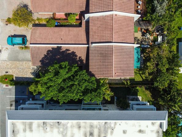 2520 NE 9th St, Fort Lauderdale FL 33304