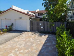 2520 NE 9th St, Fort Lauderdale FL 33304