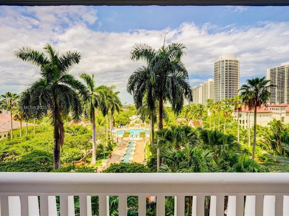 2000 Island Blvd 710, Aventura FL 33160