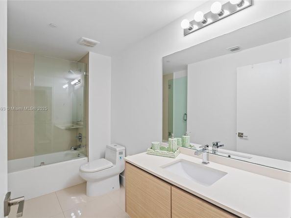 600 NE 27th St 1803, Miami FL 33137