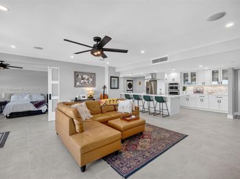 3200 Port Royale Dr N