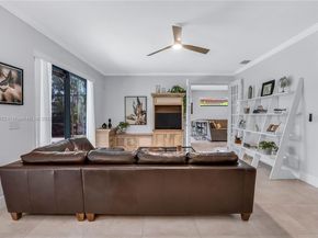 1411 NW 179th Ave, Pembroke Pines FL 33029