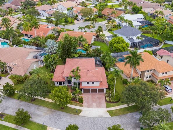 1411 NW 179th Ave, Pembroke Pines FL 33029