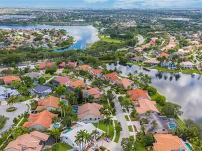 1411 NW 179th Ave, Pembroke Pines FL 33029