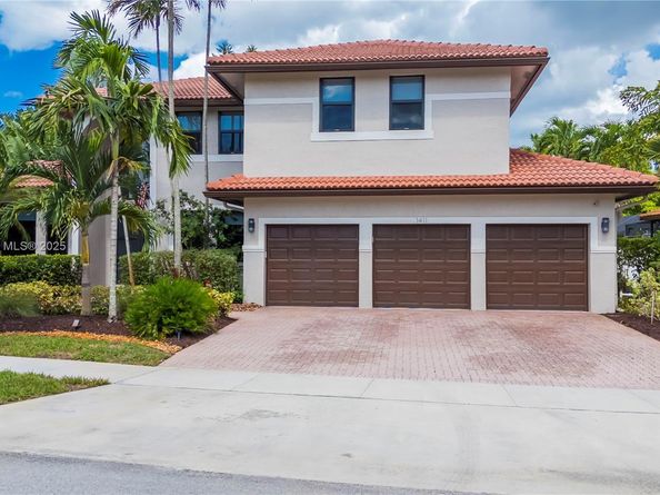 1411 NW 179th Ave, Pembroke Pines FL 33029