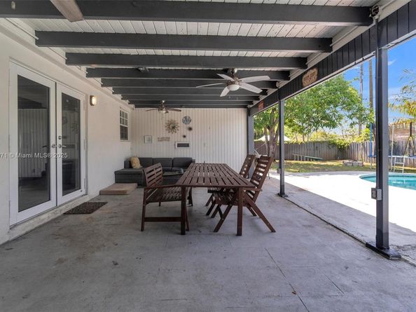 1371 NW 198th St, Miami Gardens FL 33169