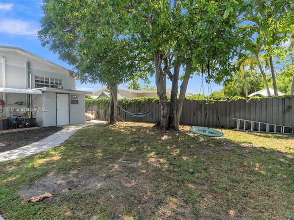 1371 NW 198th St, Miami Gardens FL 33169