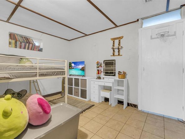 1371 NW 198th St, Miami Gardens FL 33169