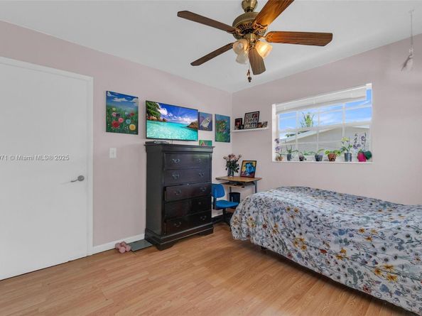 1371 NW 198th St, Miami Gardens FL 33169