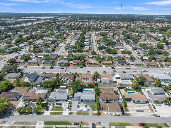 1371 NW 198th St, Miami Gardens FL 33169