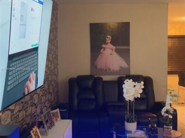 900 Tallwood Ave 206, Hollywood FL 33021