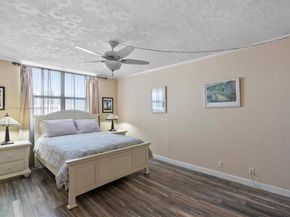 437 Golden Isles Dr 9H, Hallandale Beach FL 33009