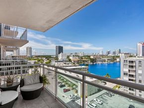437 Golden Isles Dr 9H, Hallandale Beach FL 33009