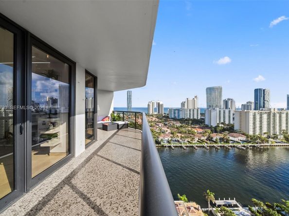 19667 Turnberry Way 20B, Aventura FL 33180