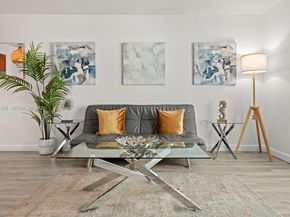 1200 Brickell Bay Dr 2414, Miami FL 33131