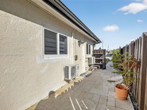 730 N 72nd Way, Hollywood FL 33024