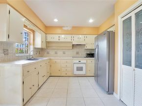 6895 SW 16th St, Miami FL 33155