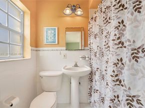 6895 SW 16th St, Miami FL 33155
