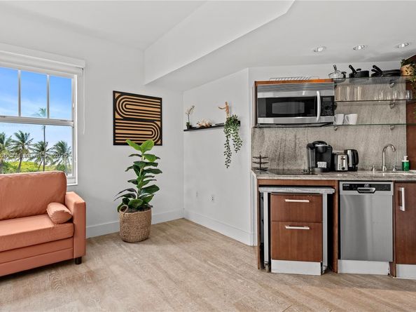 1060 Ocean Dr D302, Miami Beach FL 33139