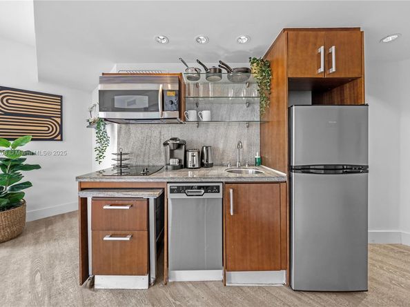 1060 Ocean Dr D302, Miami Beach FL 33139