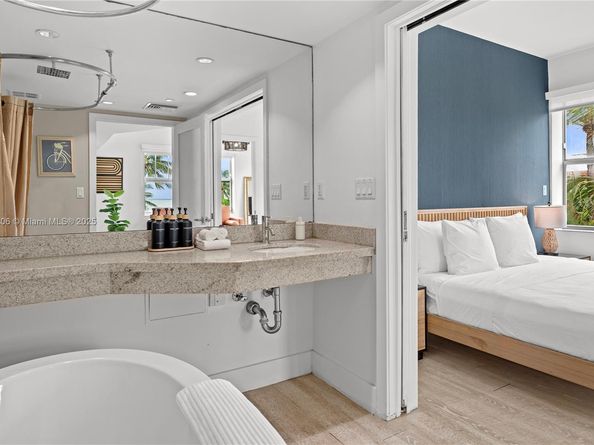 1060 Ocean Dr D302, Miami Beach FL 33139