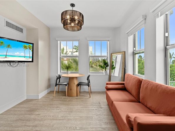 1060 Ocean Dr D302, Miami Beach FL 33139