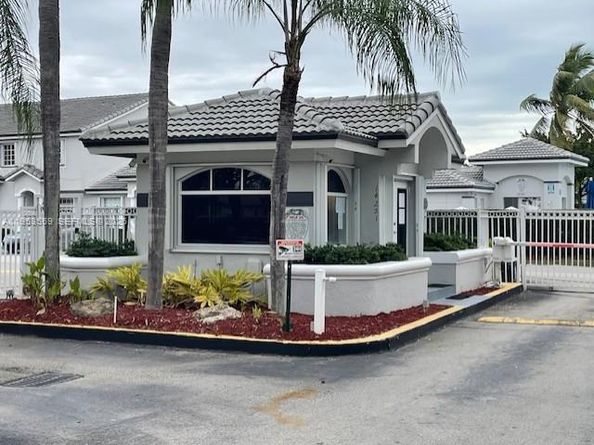 14212 SW 121st Pl 6, Miami FL 33186