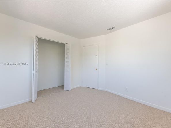 3821 NE 16th Ave, Oakland Park FL 33334