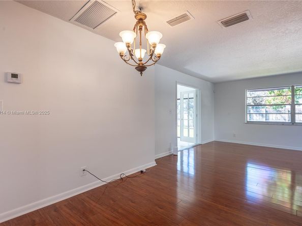 3821 NE 16th Ave, Oakland Park FL 33334
