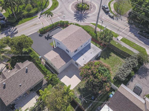 3821 NE 16th Ave, Oakland Park FL 33334