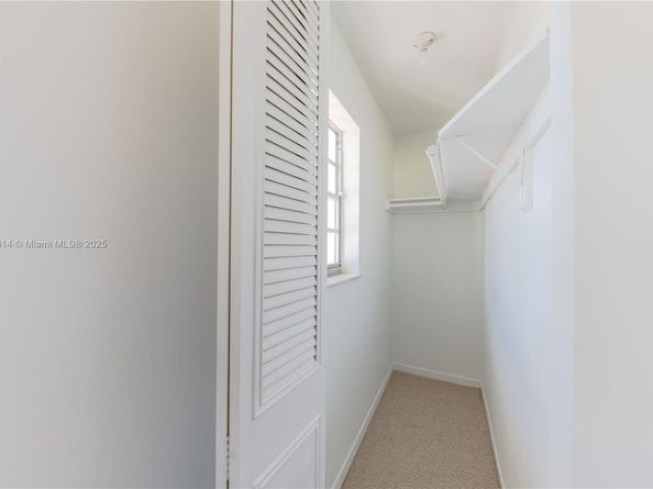 3821 NE 16th Ave, Oakland Park FL 33334