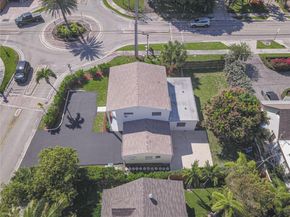 3821 NE 16th Ave, Oakland Park FL 33334