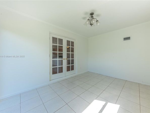3821 NE 16th Ave, Oakland Park FL 33334