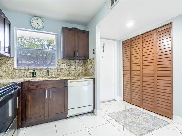 2811 N Pine Island Rd 109, Sunrise FL 33322