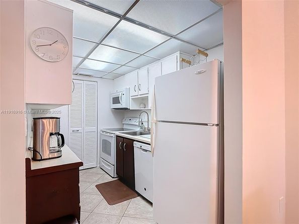 201 178th Dr 315, Sunny Isles Beach FL 33160