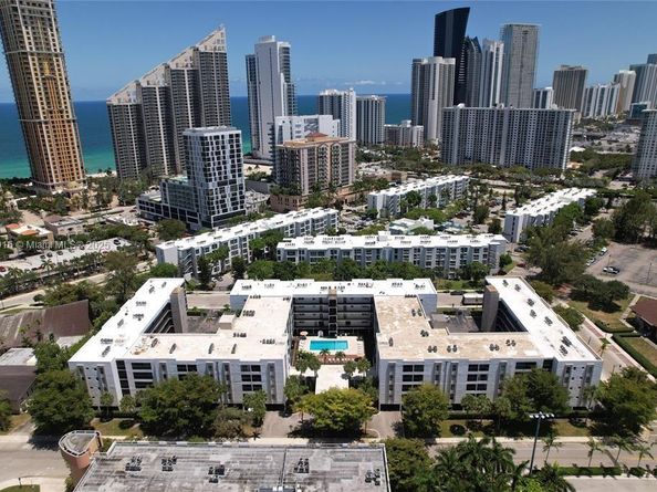 201 178th Dr 315, Sunny Isles Beach FL 33160