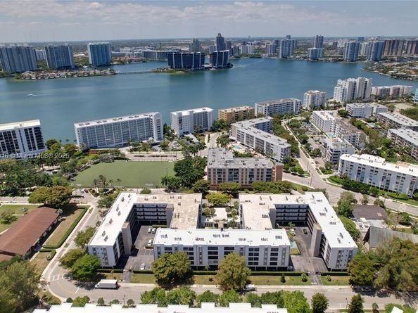 201 178th Dr 315, Sunny Isles Beach FL 33160