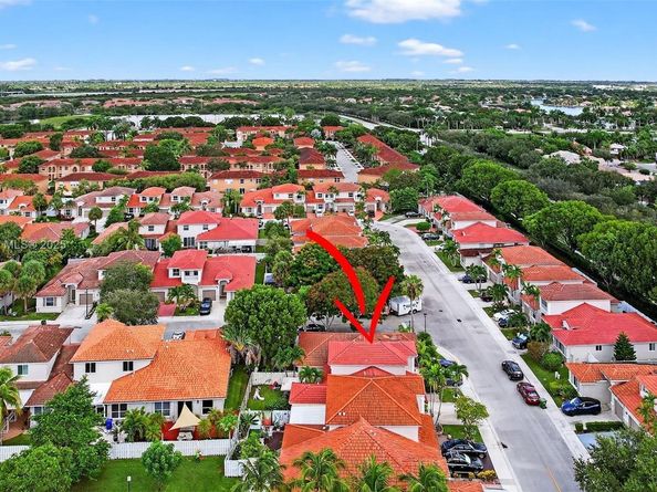 13174 NW 9th Ct, Pembroke Pines FL 33028
