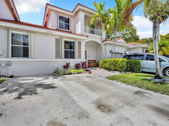 13174 NW 9th Ct, Pembroke Pines FL 33028