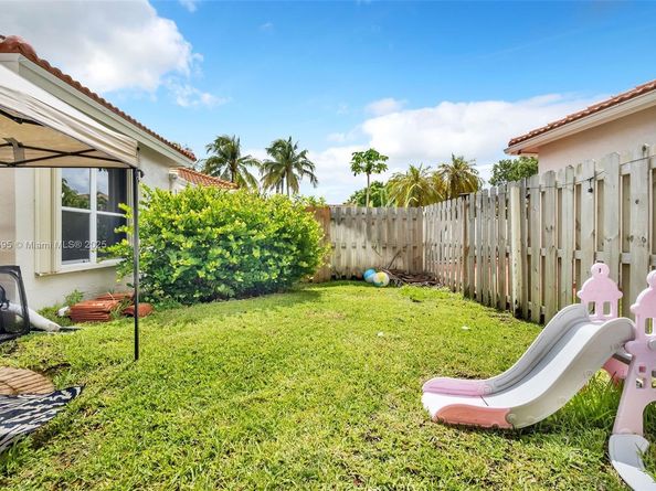 13174 NW 9th Ct, Pembroke Pines FL 33028