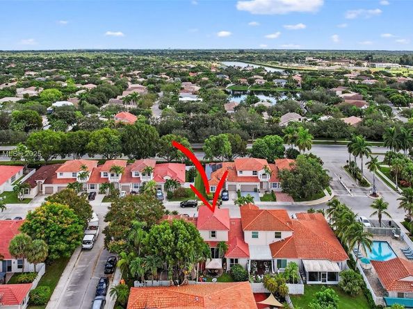 13174 NW 9th Ct, Pembroke Pines FL 33028